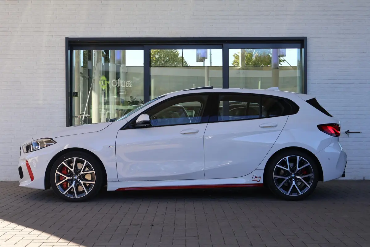 128ti High Executive Edition | M Sport | Panoramadak | Voorstoelen Verwarmd | Parking Pack