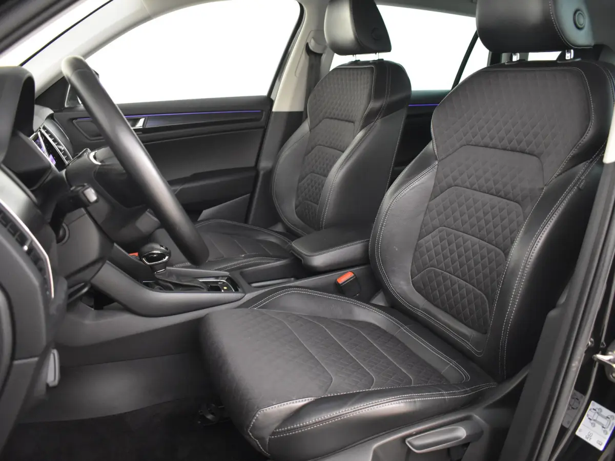 1.5 TSI Business Edition 150pk DSG/AUTO | Achterbank in delen neerklapbaar | Achterbank verstelbaar | Achteruitrijcamera