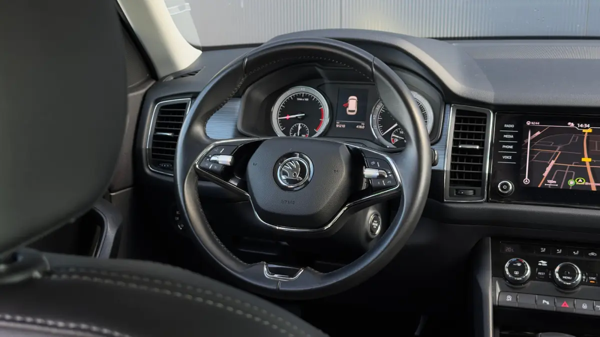 1.5 TSI Business Edition 150pk DSG/AUTO | Cruise Control | Trekhaak | Navigatie | Achteruitrijcamera | 18" |