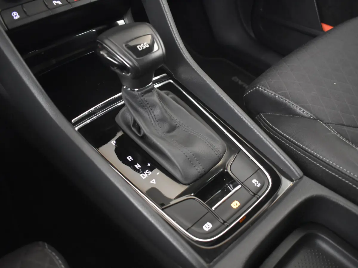 1.5 TSI Business Edition 150pk DSG/AUTO | Achterbank in delen neerklapbaar | Achterbank verstelbaar | Achteruitrijcamera