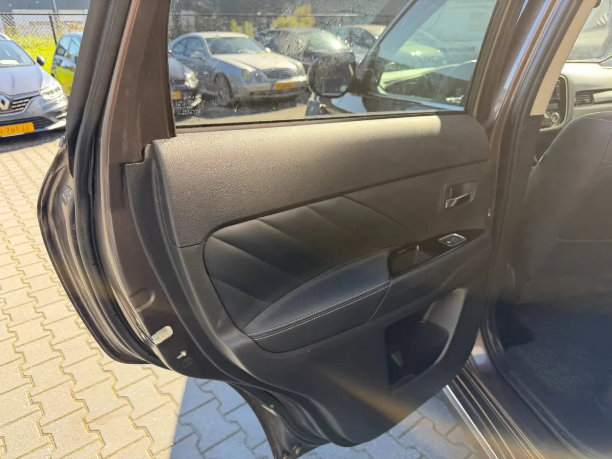 2.0 PHEV instyle+ 1 ste eigenaar en dealer onderhouden