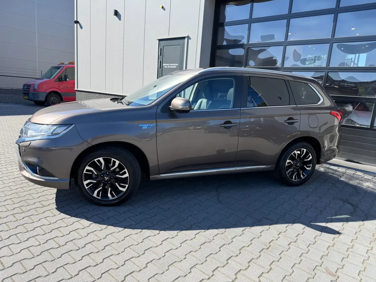 2.0 PHEV instyle+ 1 ste eigenaar en dealer onderhouden