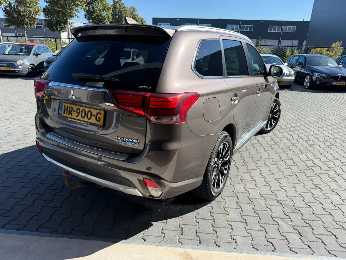 2.0 PHEV instyle+ 1 ste eigenaar en dealer onderhouden