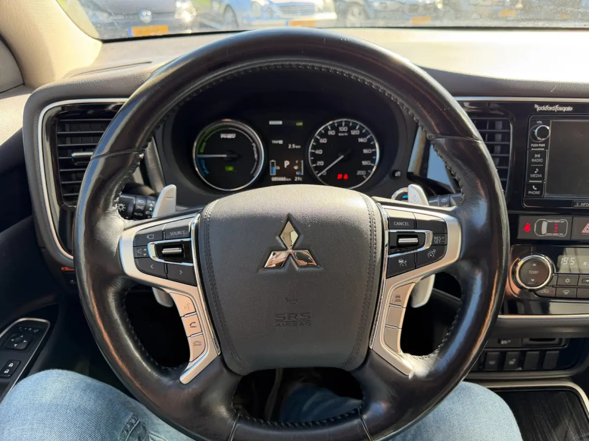 2.0 PHEV instyle+ 1 ste eigenaar en dealer onderhouden