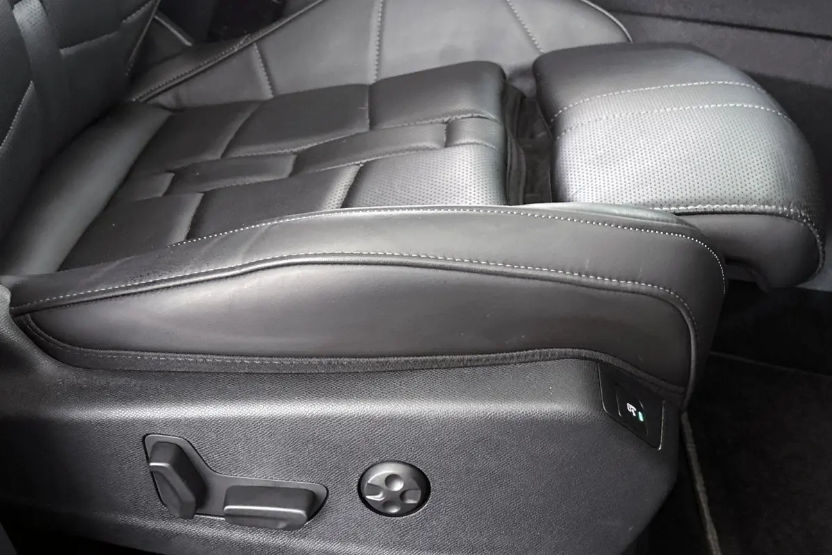 E-Tense 300 4x4 Etoile Pano Leder FOCAL Stoelverwarming&Ventilatie