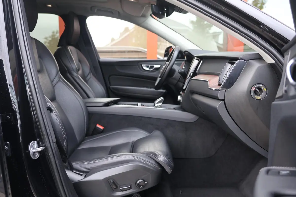 T8 Recharge AWD Ultimate Bright | Stoelverwarming | Trekhaak | Parkeercamera | Panoramadak | HUD | Pilot Assist | BLIS | Keyless