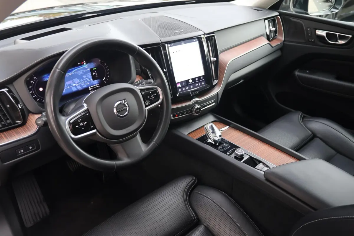 T8 Recharge AWD Ultimate Bright | Stoelverwarming | Trekhaak | Parkeercamera | Panoramadak | HUD | Pilot Assist | BLIS | Keyless