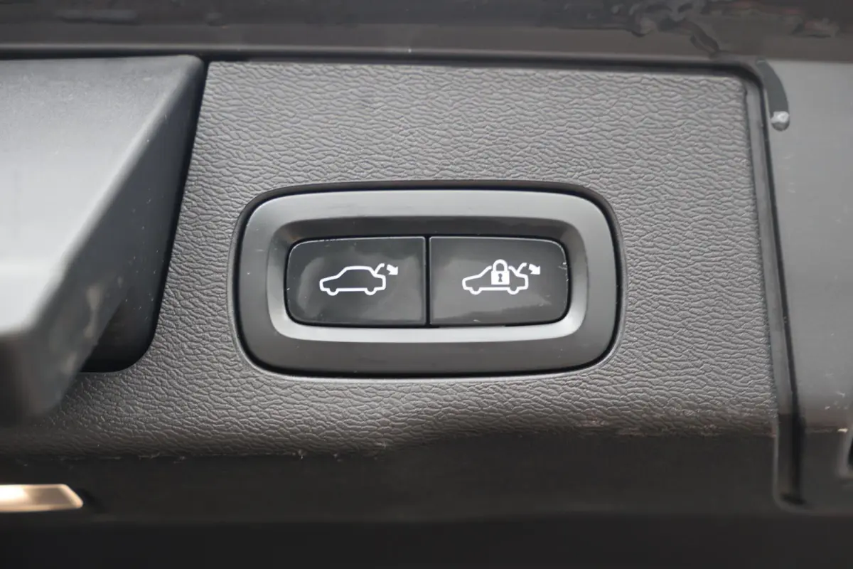 T8 Recharge AWD Ultimate Bright | Stoelverwarming | Trekhaak | Parkeercamera | Panoramadak | HUD | Pilot Assist | BLIS | Keyless
