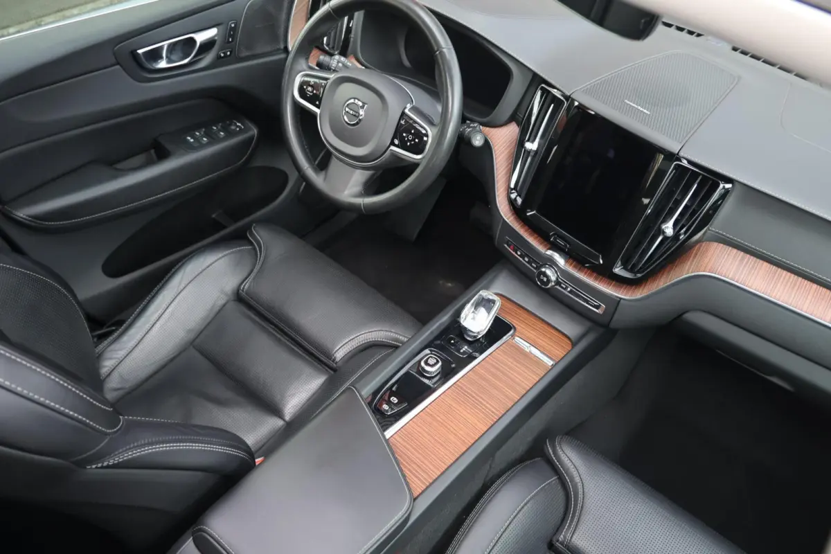 T8 Recharge AWD Ultimate Bright | Stoelverwarming | Trekhaak | Parkeercamera | Panoramadak | HUD | Pilot Assist | BLIS | Keyless