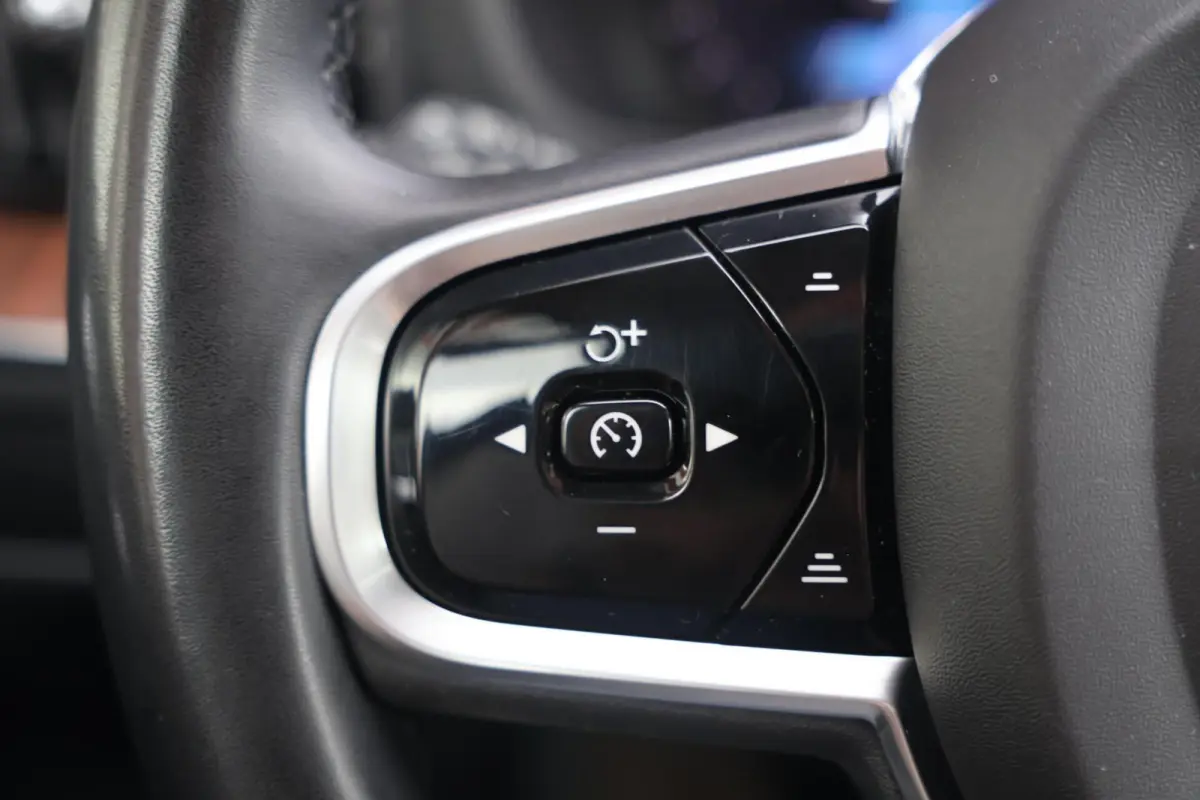 T8 Recharge AWD Ultimate Bright | Stoelverwarming | Trekhaak | Parkeercamera | Panoramadak | HUD | Pilot Assist | BLIS | Keyless