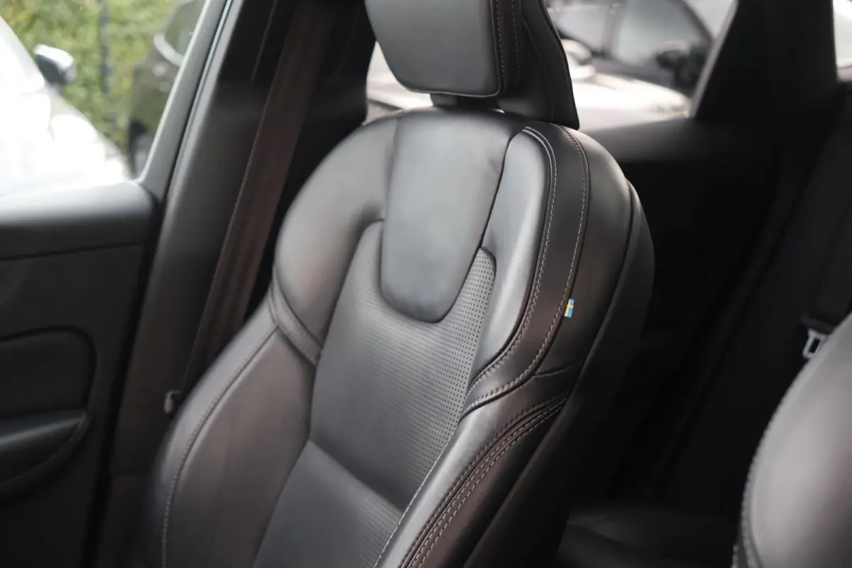 T8 Recharge AWD Ultimate Bright | Stoelverwarming | Trekhaak | Parkeercamera | Panoramadak | HUD | Pilot Assist | BLIS | Keyless