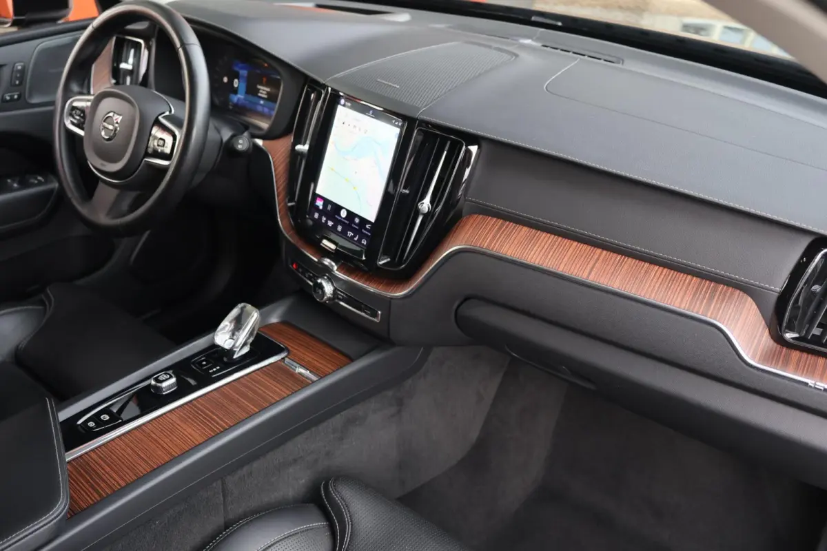 T8 Recharge AWD Ultimate Bright | Stoelverwarming | Trekhaak | Parkeercamera | Panoramadak | HUD | Pilot Assist | BLIS | Keyless