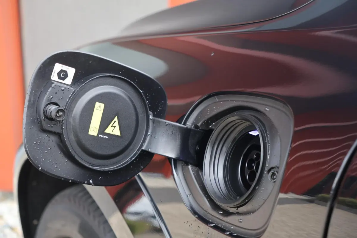 T8 Recharge AWD Ultimate Bright | Stoelverwarming | Trekhaak | Parkeercamera | Panoramadak | HUD | Pilot Assist | BLIS | Keyless