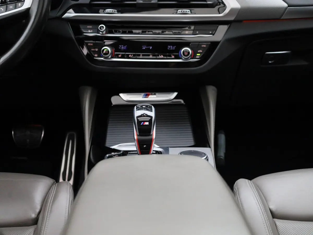 M Rijklaar prijs !! auto net grote beurt gehad | Apple/Android Play | Cruise | Head-Up | Keyless | Adaptive LED | Leder | Panorama Dak | PDC | Camera | Memory Seats | Dodehoek | Comfort Pakk