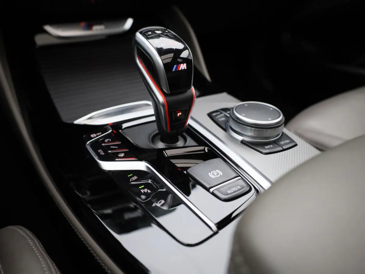 M Rijklaar prijs !! auto net grote beurt gehad | Apple/Android Play | Cruise | Head-Up | Keyless | Adaptive LED | Leder | Panorama Dak | PDC | Camera | Memory Seats | Dodehoek | Comfort Pakk