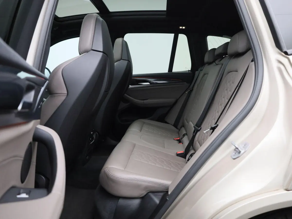 M Rijklaar prijs !! auto net grote beurt gehad | Apple/Android Play | Cruise | Head-Up | Keyless | Adaptive LED | Leder | Panorama Dak | PDC | Camera | Memory Seats | Dodehoek | Comfort Pakk