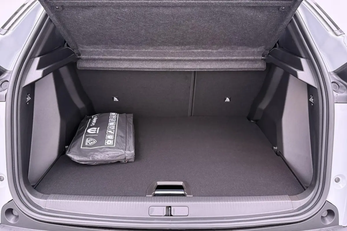 1.2 Hybrid 145 GT / 18" / Navigation pack /  2+6 Jaar Garantie