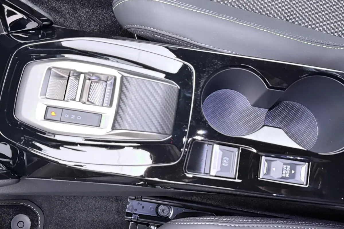 1.2 Hybrid 145 GT / 18" / Navigation pack /  2+6 Jaar Garantie