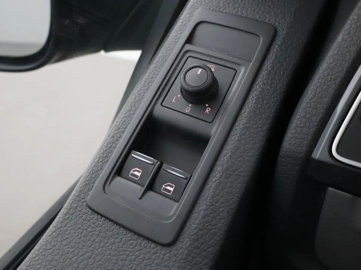 2.0 TDI 150 PK DSG L2H1 HIGHLINE + 2 SCHUIFDEUREN | APPLE CARPLAY | TREKHAAK | COMFORTSTOELEN