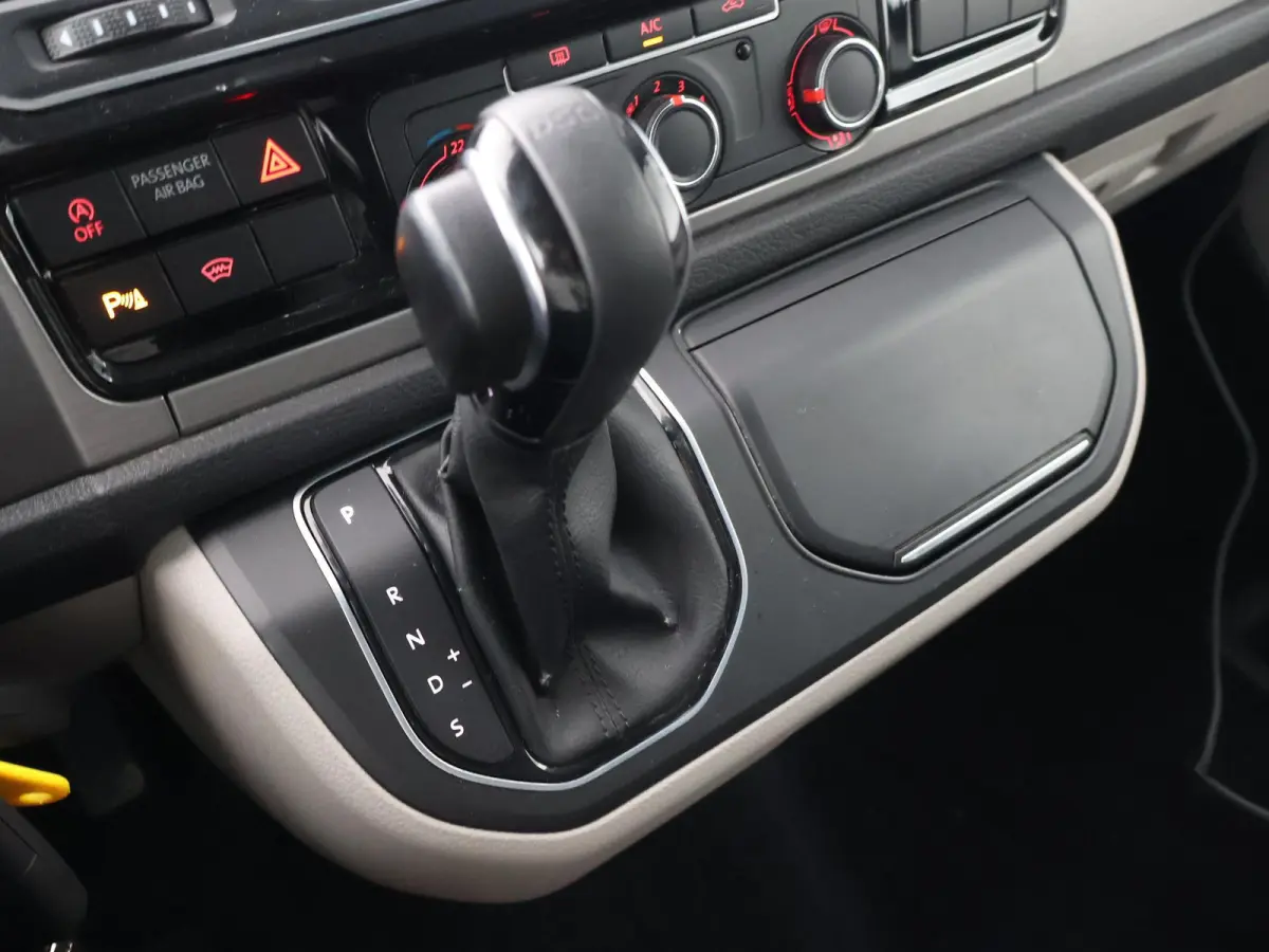 2.0 TDI 150 PK DSG L2H1 HIGHLINE + 2 SCHUIFDEUREN | APPLE CARPLAY | TREKHAAK | COMFORTSTOELEN