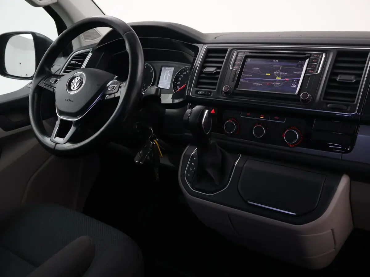 2.0 TDI 150 PK DSG L2H1 HIGHLINE + 2 SCHUIFDEUREN | APPLE CARPLAY | TREKHAAK | COMFORTSTOELEN