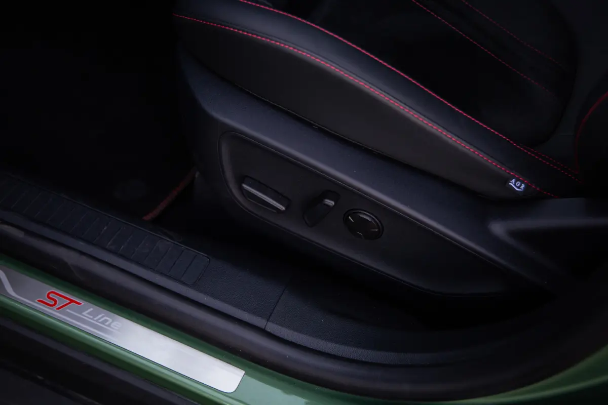 2.5 PHEV ST-Line X , Pano, Trekhaak, Winterpack, HUD, 360-camera, B&O, Matrix-Led