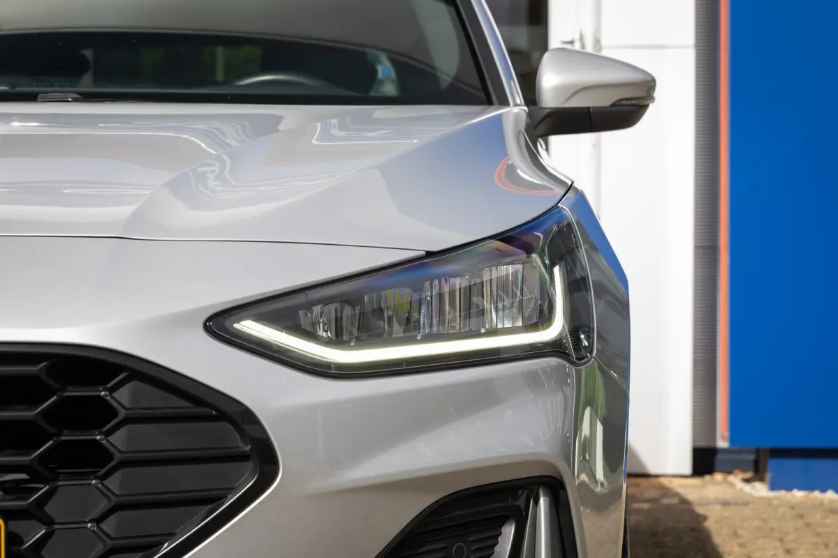1.0 EcoBoost Hybrid ST-Line | Stoel/stuur/voorruit verwarming | Apple Carplay/Android Auto | Cruise control | Full-LED | Navigatiesysteem full map | Apple Carplay/Android Auto|telefoonintegr