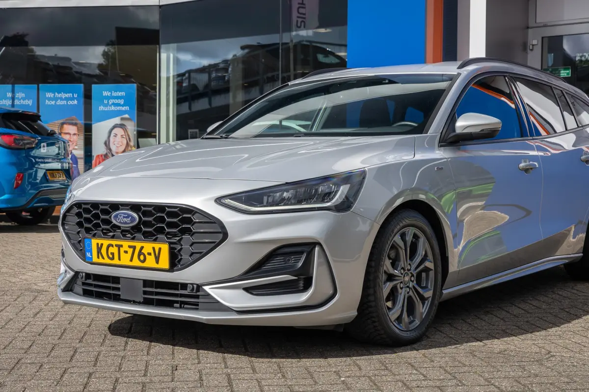 1.0 EcoBoost Hybrid ST-Line | Stoel/stuur/voorruit verwarming | Apple Carplay/Android Auto | Cruise control | Full-LED | Navigatiesysteem full map | Apple Carplay/Android Auto|telefoonintegr