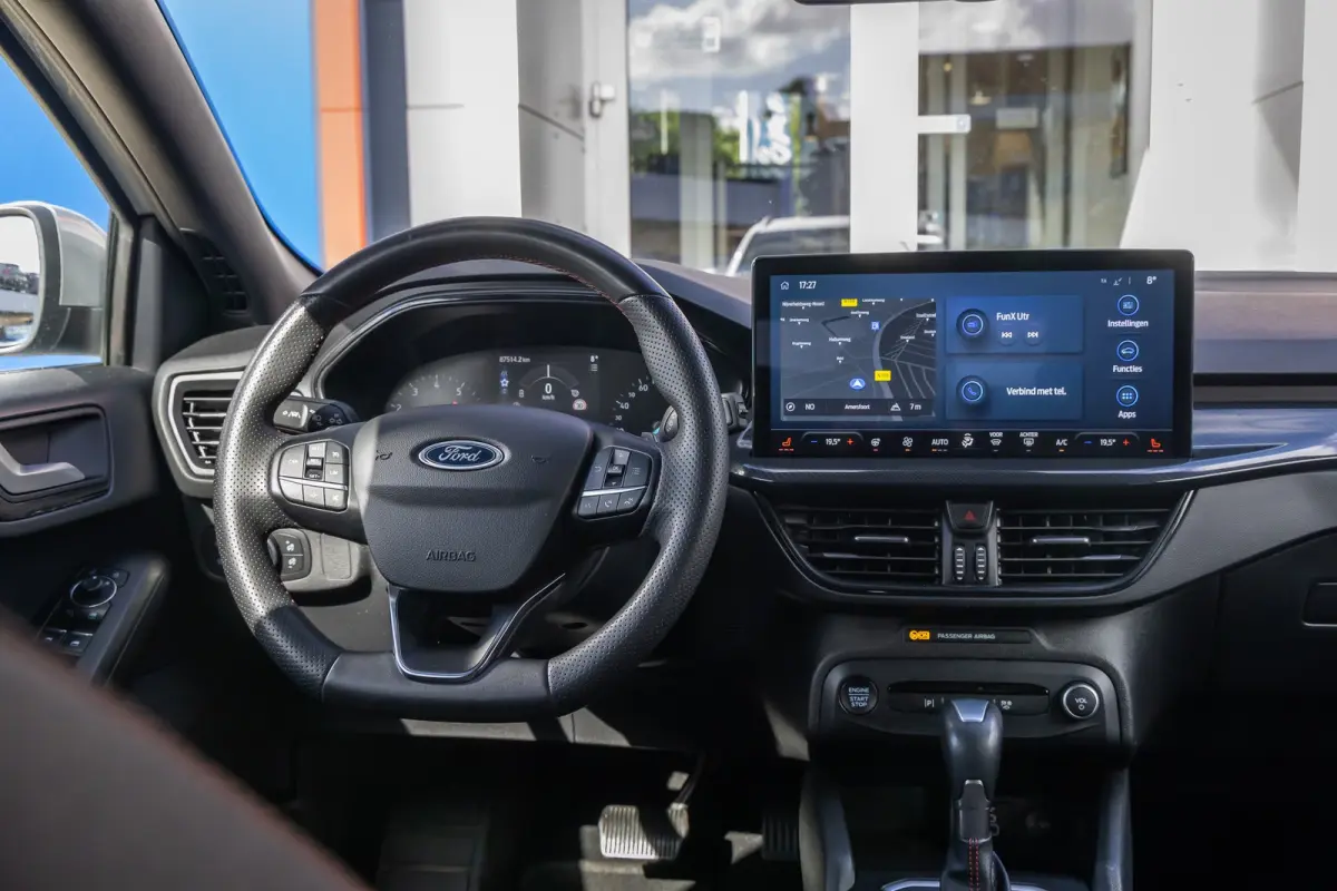 1.0 EcoBoost Hybrid ST-Line | Stoel/stuur/voorruit verwarming | Apple Carplay/Android Auto | Cruise control | Full-LED | Navigatiesysteem full map | Apple Carplay/Android Auto|telefoonintegr