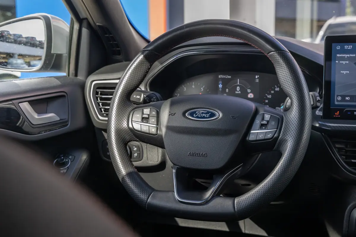 1.0 EcoBoost Hybrid ST-Line | Stoel/stuur/voorruit verwarming | Apple Carplay/Android Auto | Cruise control | Full-LED | Navigatiesysteem full map | Apple Carplay/Android Auto|telefoonintegr