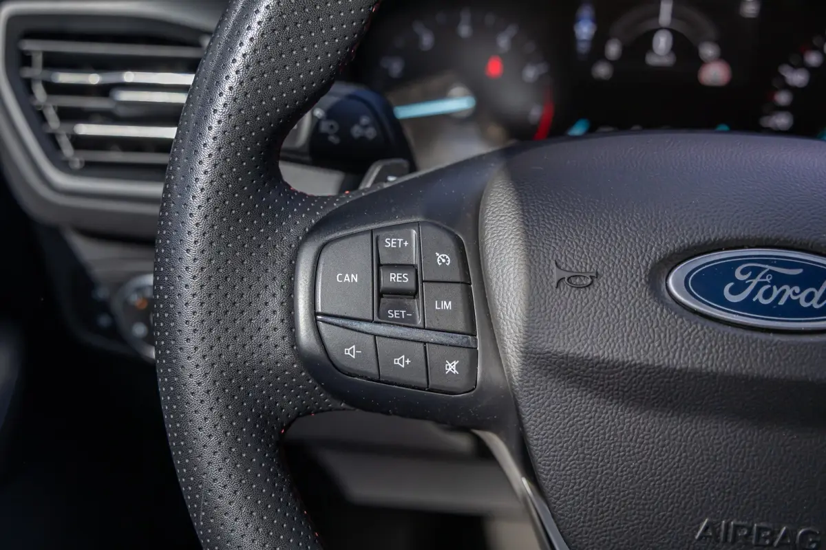 1.0 EcoBoost Hybrid ST-Line | Stoel/stuur/voorruit verwarming | Apple Carplay/Android Auto | Cruise control | Full-LED | Navigatiesysteem full map | Apple Carplay/Android Auto|telefoonintegr