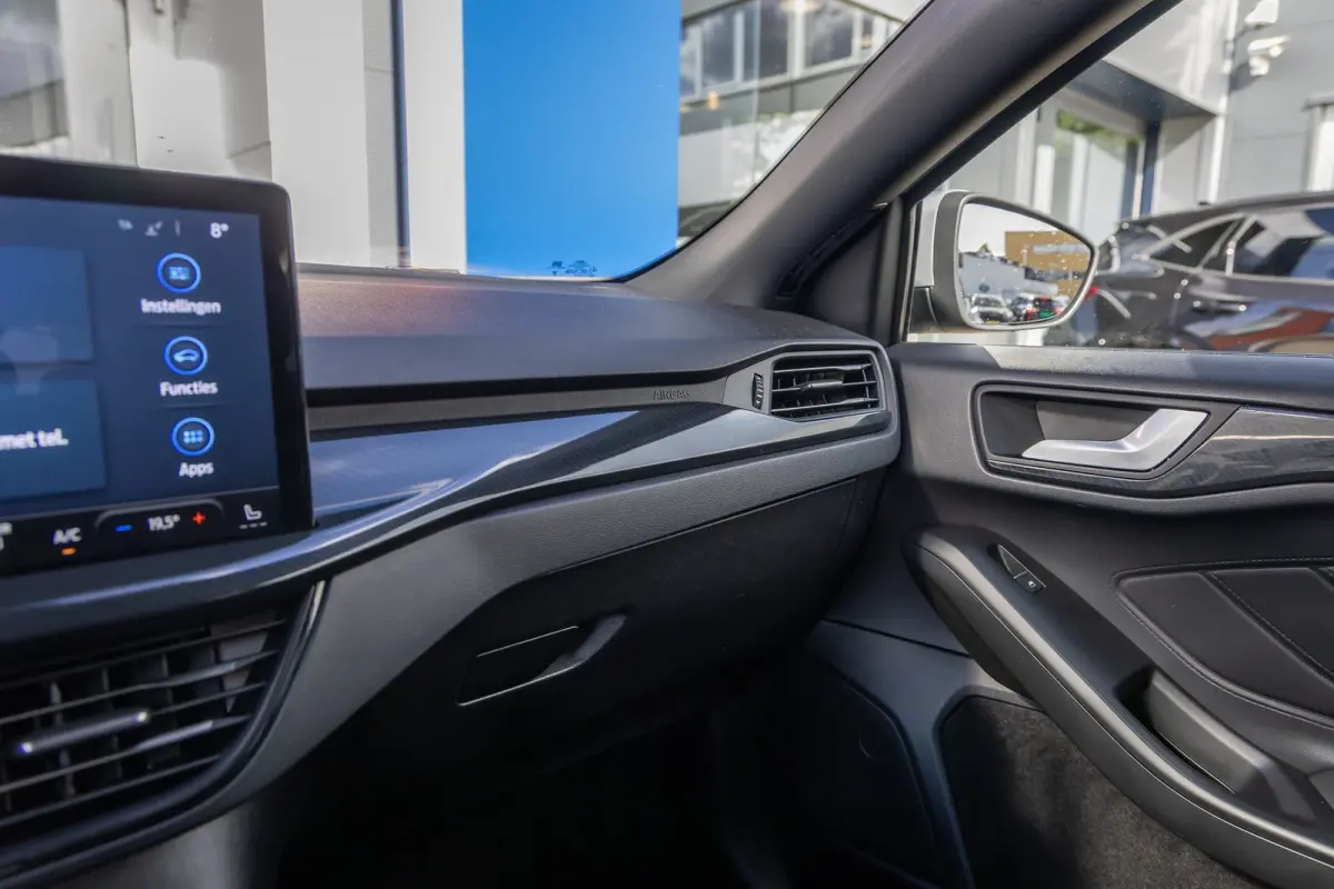 1.0 EcoBoost Hybrid ST-Line | Stoel/stuur/voorruit verwarming | Apple Carplay/Android Auto | Cruise control | Full-LED | Navigatiesysteem full map | Apple Carplay/Android Auto|telefoonintegr