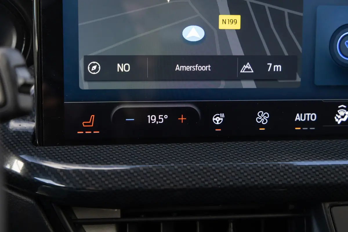 1.0 EcoBoost Hybrid ST-Line | Stoel/stuur/voorruit verwarming | Apple Carplay/Android Auto | Cruise control | Full-LED | Navigatiesysteem full map | Apple Carplay/Android Auto|telefoonintegr