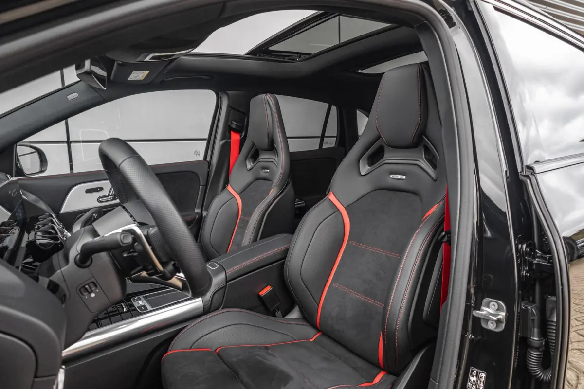 AMG 35 306pk 4MATIC | Panoramadak | 360 camera | Trekhaak | AMG Styling | Achteruitrijcamera | Sportstoelen | Voorstoelen Verwarmd | 21'' Velgen