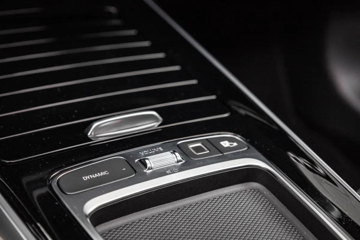 AMG 35 306pk 4MATIC | Panoramadak | 360 camera | Trekhaak | AMG Styling | Achteruitrijcamera | Sportstoelen | Voorstoelen Verwarmd | 21'' Velgen