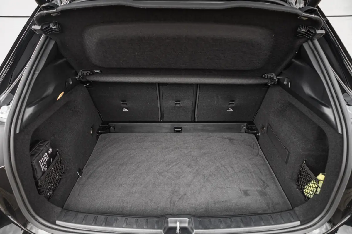 AMG 35 306pk 4MATIC | Panoramadak | 360 camera | Trekhaak | AMG Styling | Achteruitrijcamera | Sportstoelen | Voorstoelen Verwarmd | 21'' Velgen