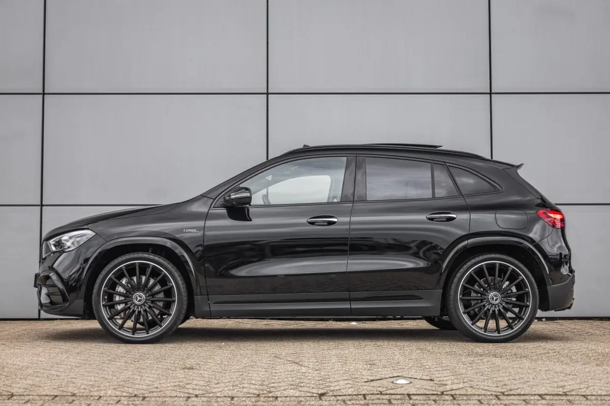 AMG 35 306pk 4MATIC | Panoramadak | 360 camera | Trekhaak | AMG Styling | Achteruitrijcamera | Sportstoelen | Voorstoelen Verwarmd | 21'' Velgen