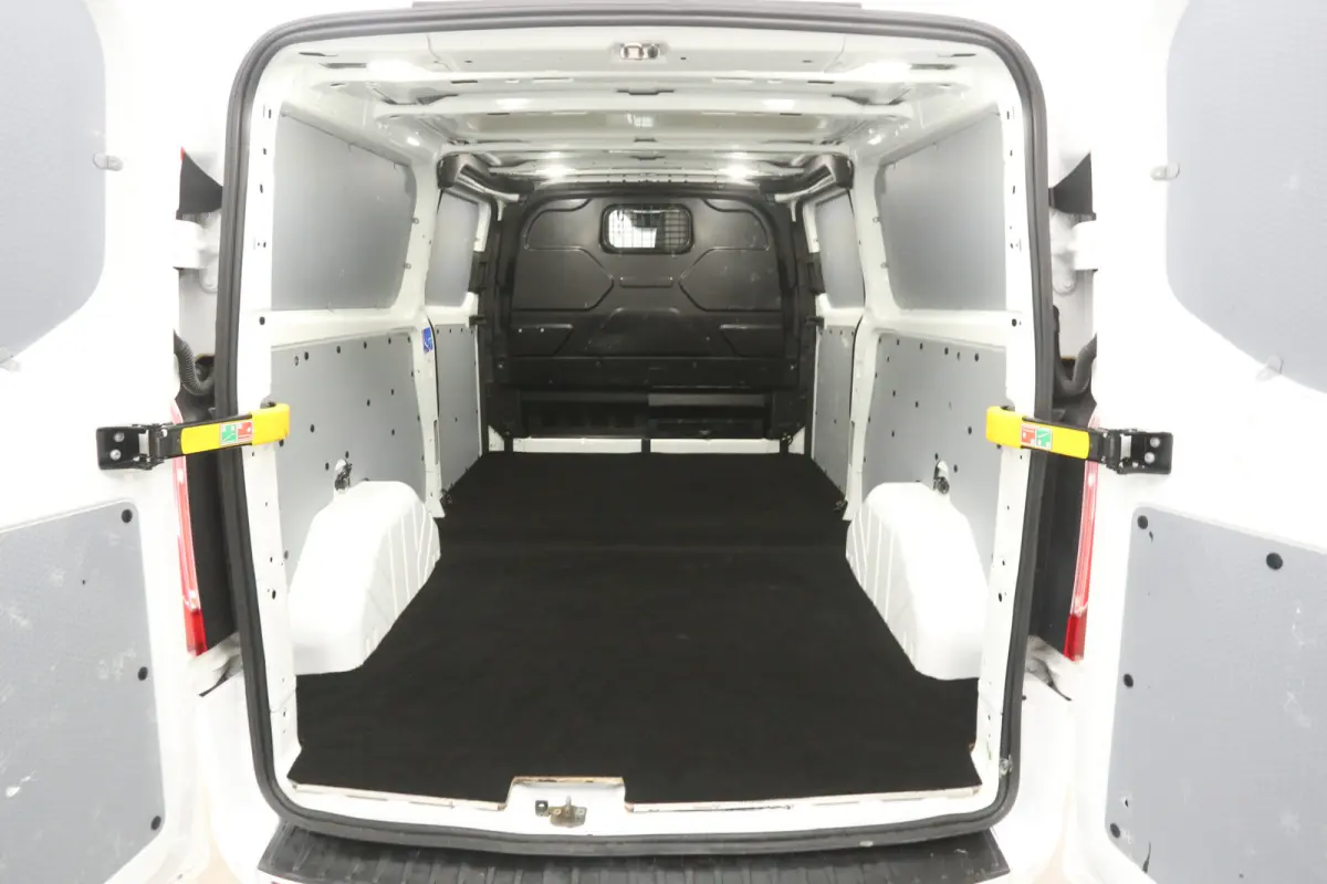 2.0 TDCI L2H1 185PK Sport | Automaat | Airco | Cruise | Carplay | Camera | 3 Zits | Trekhaak | 2xSchuifdeur