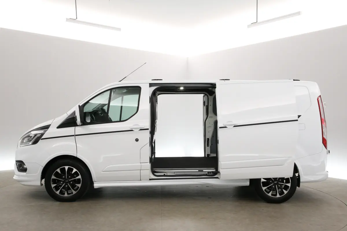 2.0 TDCI L2H1 185PK Sport | Automaat | Airco | Cruise | Carplay | Camera | 3 Zits | Trekhaak | 2xSchuifdeur