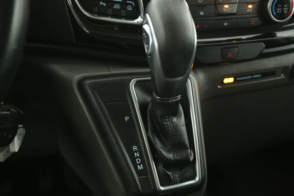 2.0 TDCI L2H1 185PK Sport | Automaat | Airco | Cruise | Carplay | Camera | 3 Zits | Trekhaak | 2xSchuifdeur