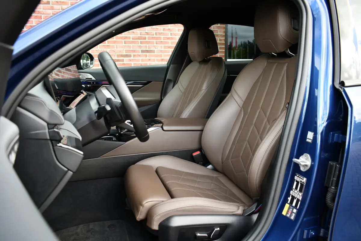 550e xDrive M-Sport Pro B&W Trekh Prof-onderstel 20inch