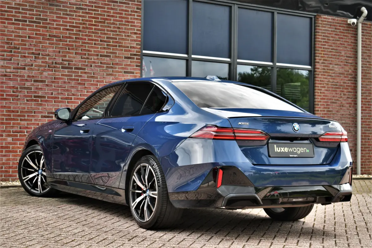 550e xDrive M-Sport Pro B&W Trekh Prof-onderstel 20inch