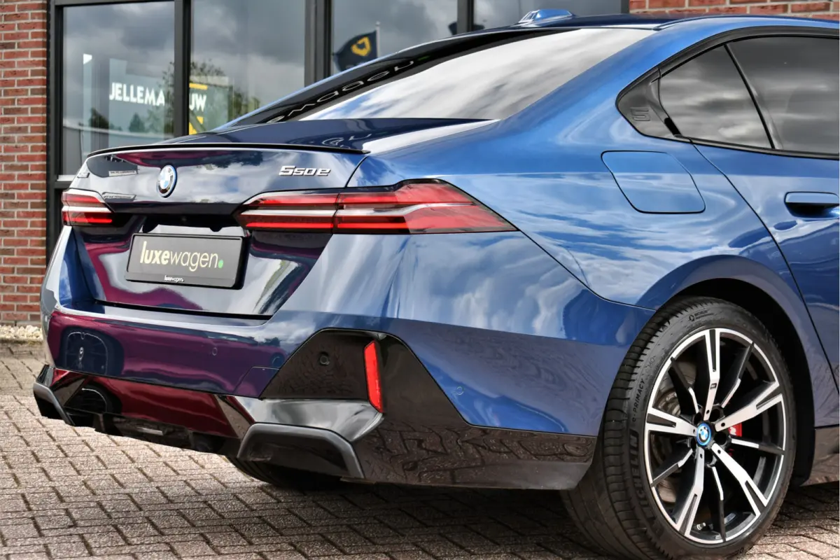 550e xDrive M-Sport Pro B&W Trekh Prof-onderstel 20inch