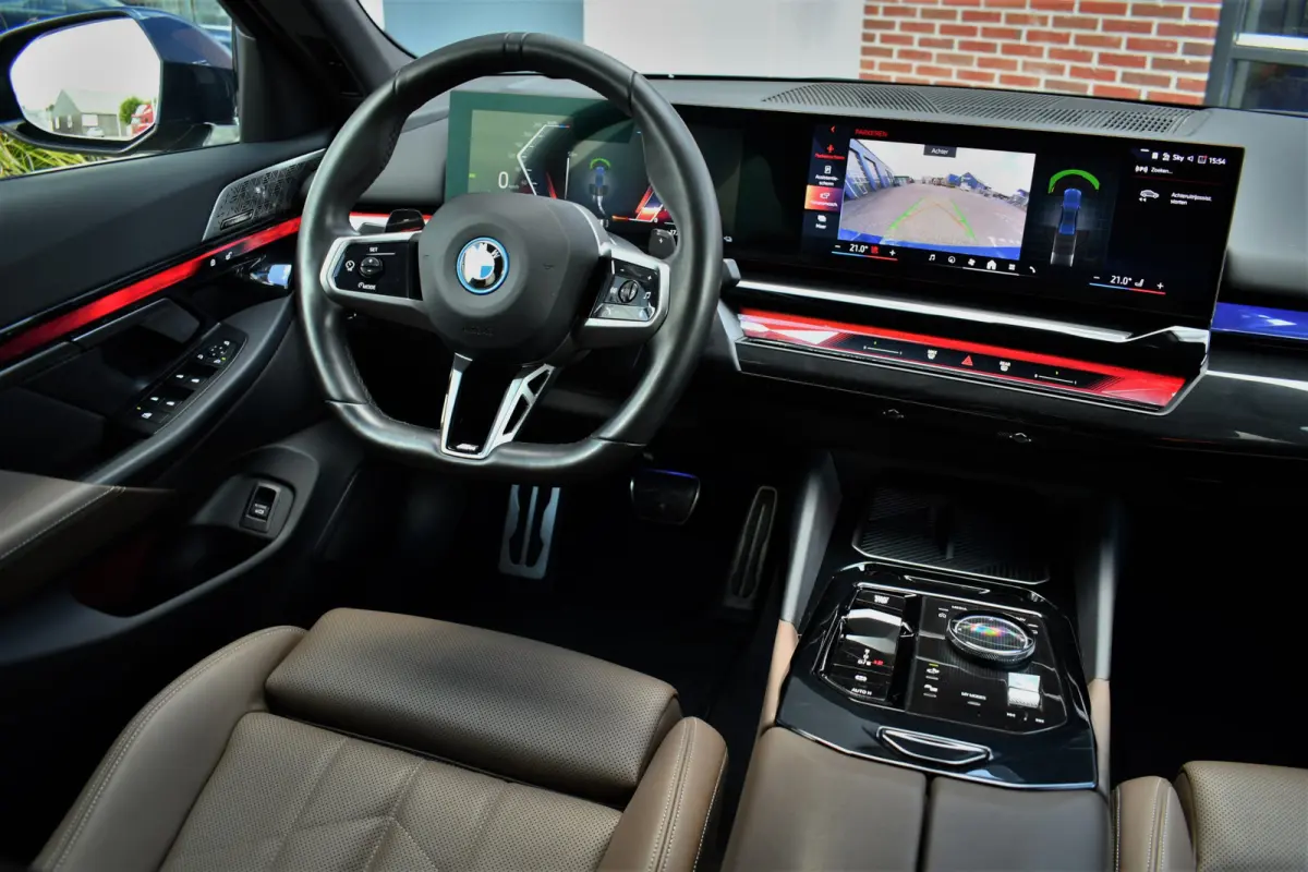 550e xDrive M-Sport Pro B&W Trekh Prof-onderstel 20inch