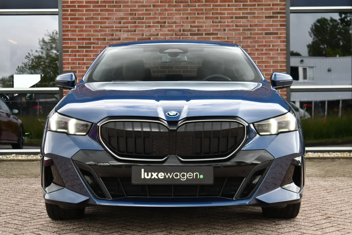 550e xDrive M-Sport Pro B&W Trekh Prof-onderstel 20inch