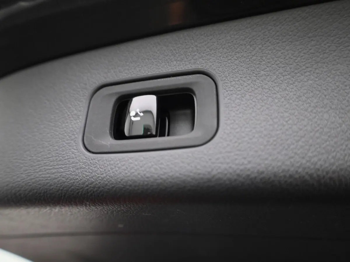 300 D AMG 4MATIC 269 pk | Trekhaak | Navigatie | Camera | Elec stoelverstelling |