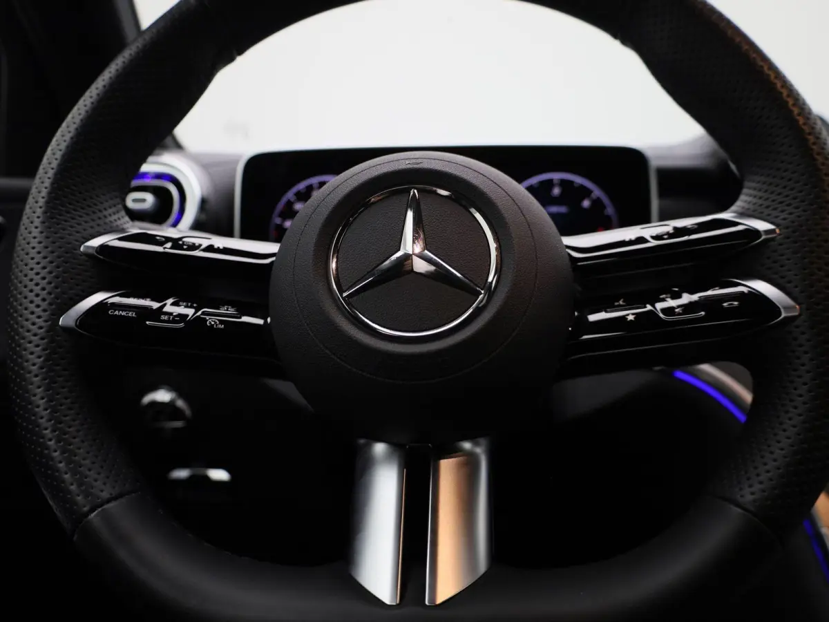 300 D AMG 4MATIC 269 pk | Trekhaak | Navigatie | Camera | Elec stoelverstelling |