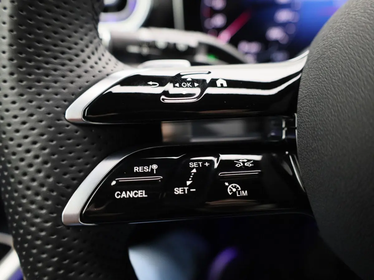 300 D AMG 4MATIC 269 pk | Trekhaak | Navigatie | Camera | Elec stoelverstelling |