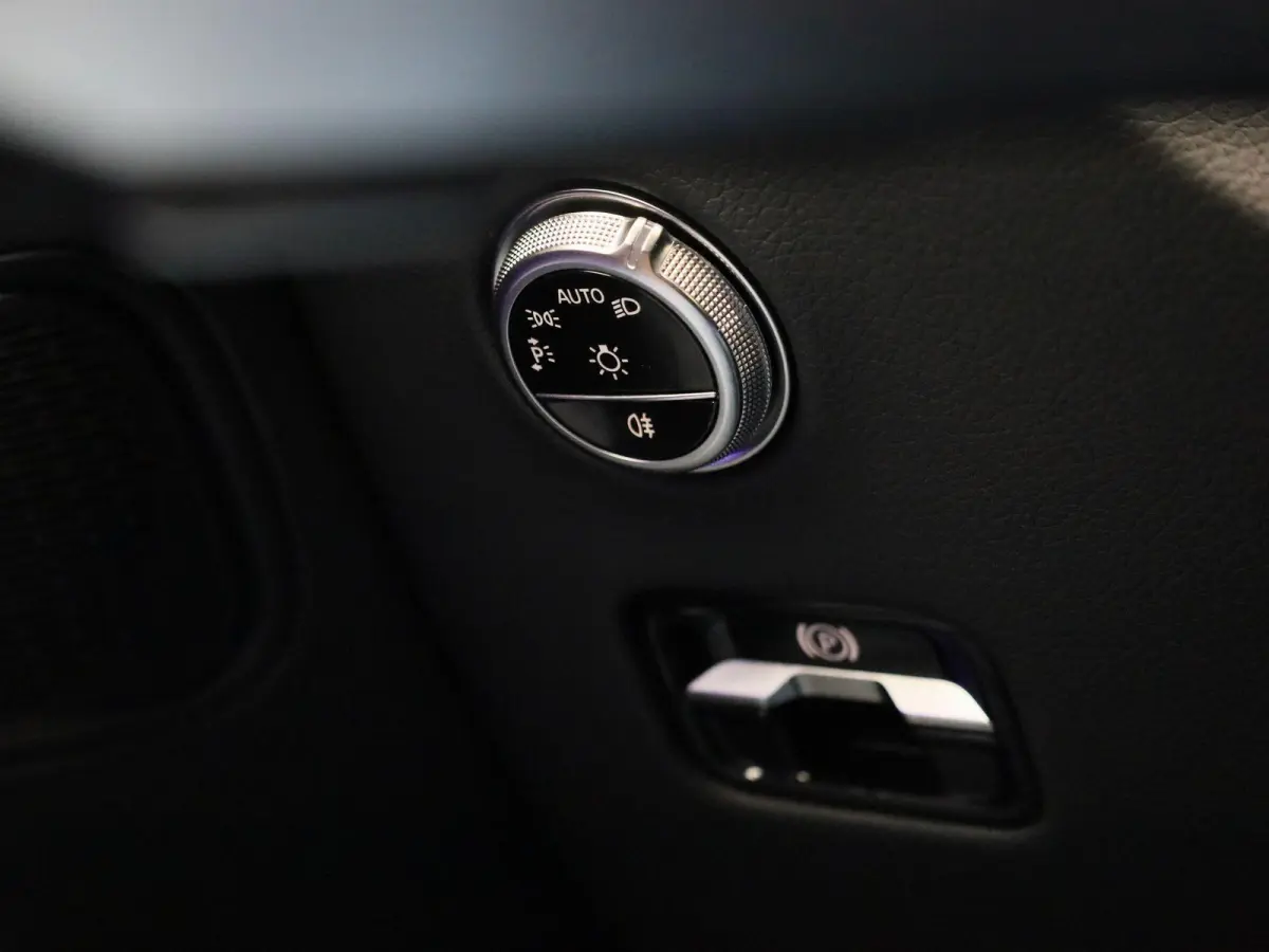 300 D AMG 4MATIC 269 pk | Trekhaak | Navigatie | Camera | Elec stoelverstelling |