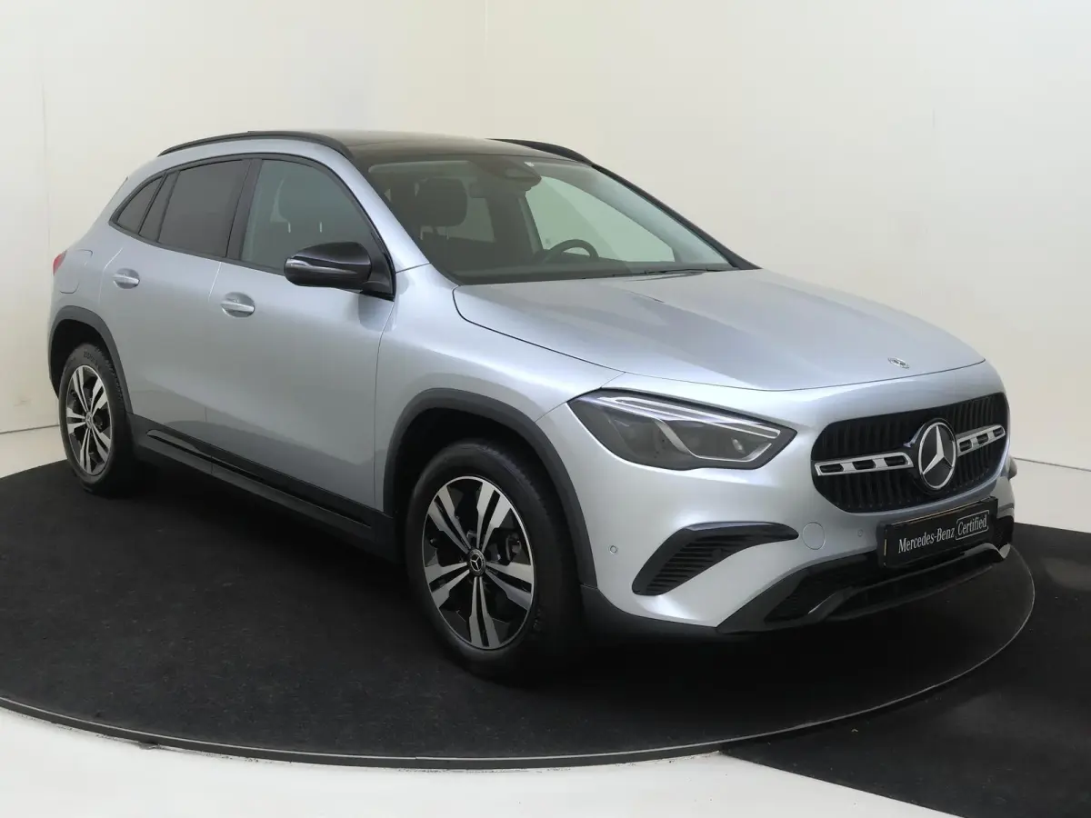 250 e Star Edition Luxury Line / Panoramadak/ Rijassistentiepakket/ Night/ El. Trekhaak